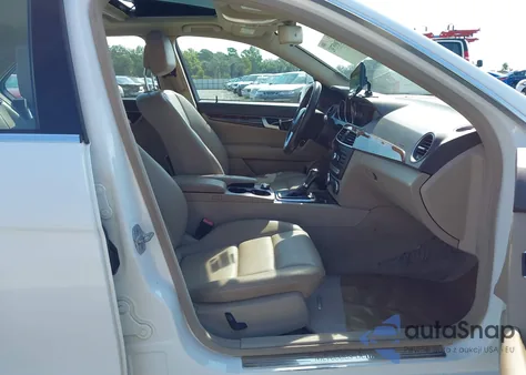 2014 Mercedes-Benz C 250 Luxury/Sport from USA, damaged, VIN WDDGF4HB9ER320808